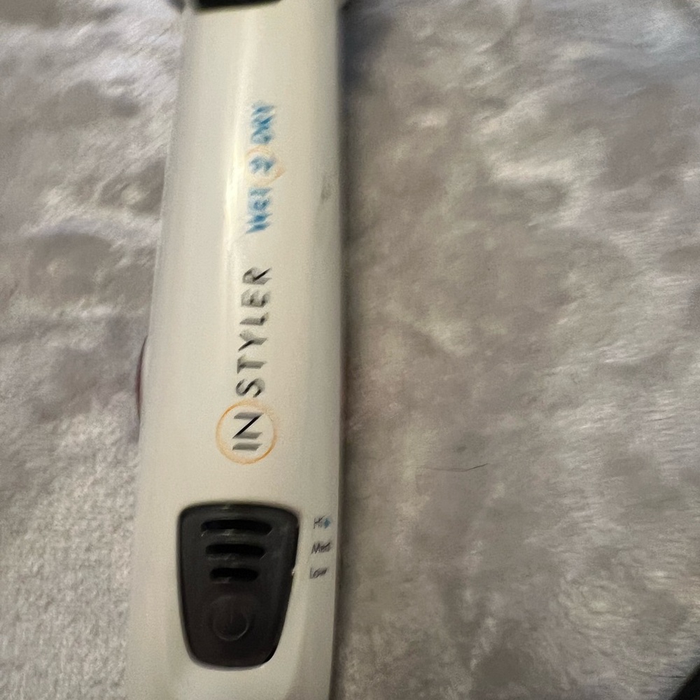 White and Pink Hair Styling Tool - Picture 15 of 15